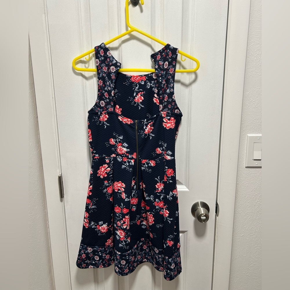 💐 Floral Sleeveless Dress